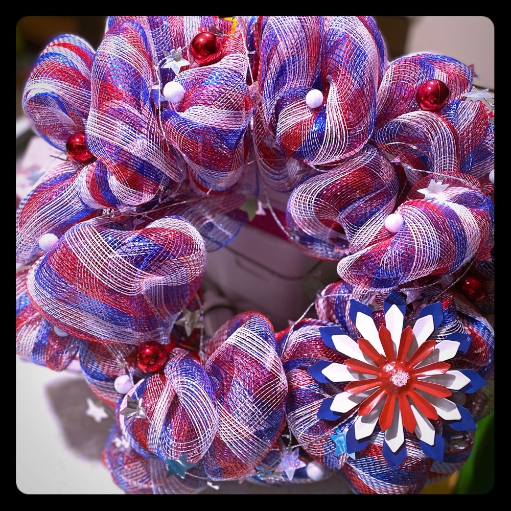 Lit Patriotic Wreath